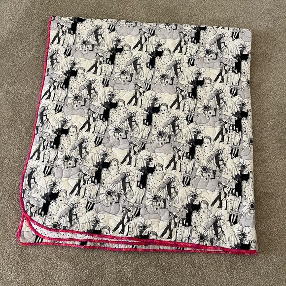 Handmade / Machine-Stitched Black and White Quilt with Models & Hot Pink Border - Picture 2 of 10
